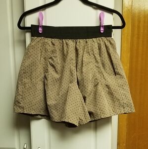 🍭 These NET Ladies branded polka dotted shorts with satin liner and pockets